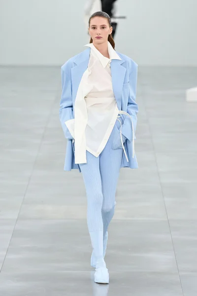 Look 17